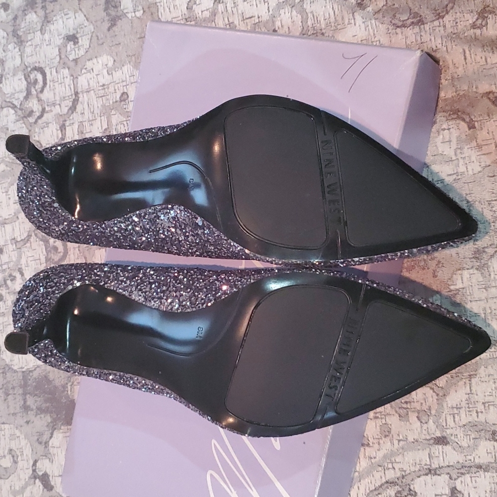 Sparking Silver Nine West Shoes - Picture 4 of 5